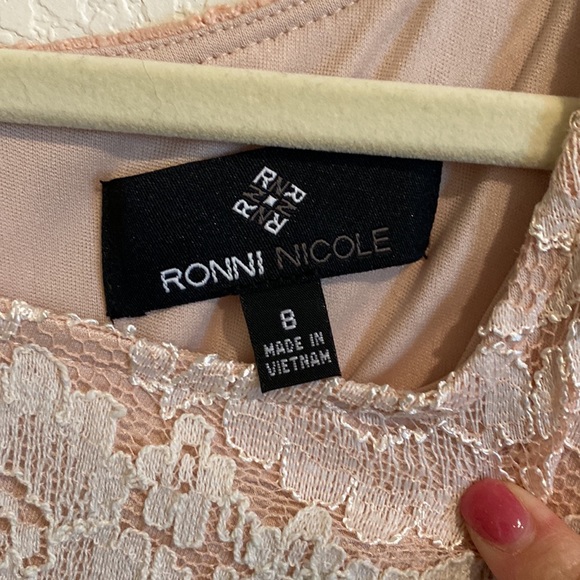 Classy and laced bodycon dress - Picture 4 of 7